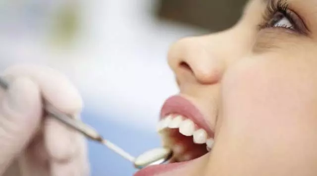 在美国做牙齿矫正费用是多少