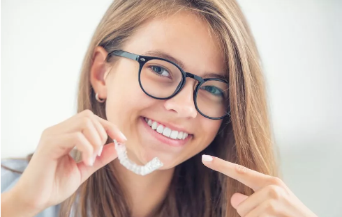牙齿正畸是让牙齿合理移动，这样会造成牙齿松动吗?