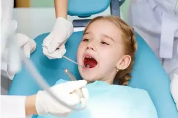 小孩矫正牙齿的*佳年龄是多少岁