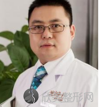 重庆光博士整形齐显龙怎么样？祛痘案例-医生介绍