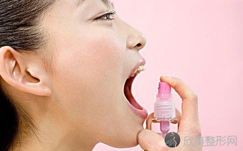不同口臭的症状有什么表现，哪些食物可以克制口臭？