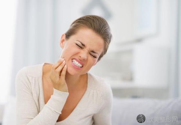 为什么偏偏只有你患上牙周炎？4个“祸首”要清楚！