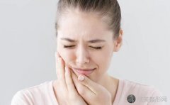 牙周炎有什么症状？出现这些异常表现时，就可能是警报了！