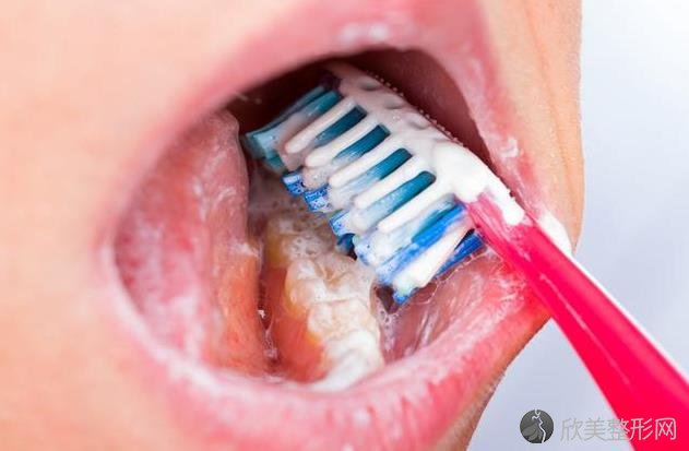 中年人牙齿松动、不牢固？医生：这些办法挽救你的牙齿！