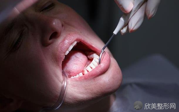 得了牙周病的人，患这4种疾病的几率比常人高出几倍，别不在意！