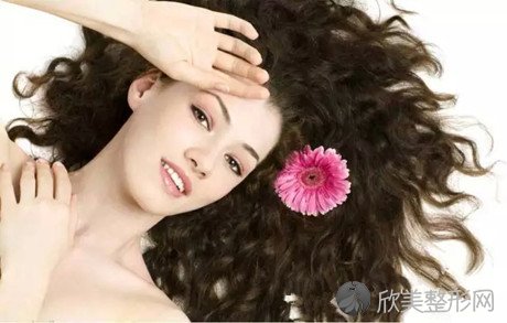 广州头发种植价格 黑发常驻变的轻而易举