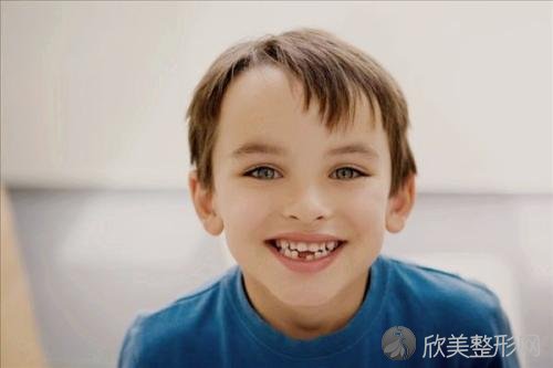10周岁的男孩牙齿长歪了几岁可以矫正