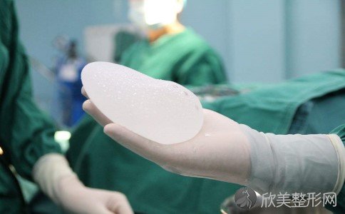 重庆做假体隆胸手术怎样才能到达自己满意效果
