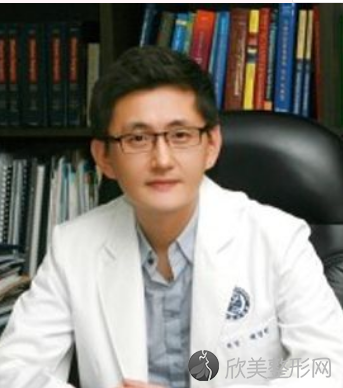 韩国延世白整形外科白汀桓做吸脂瘦腰部怎么样？附医生简介-吸脂瘦腰部案例