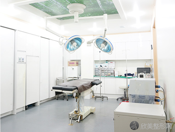 首尔哪家医院做外切法去眼袋比较好？这几家预约量高口碑好_价格透明！
