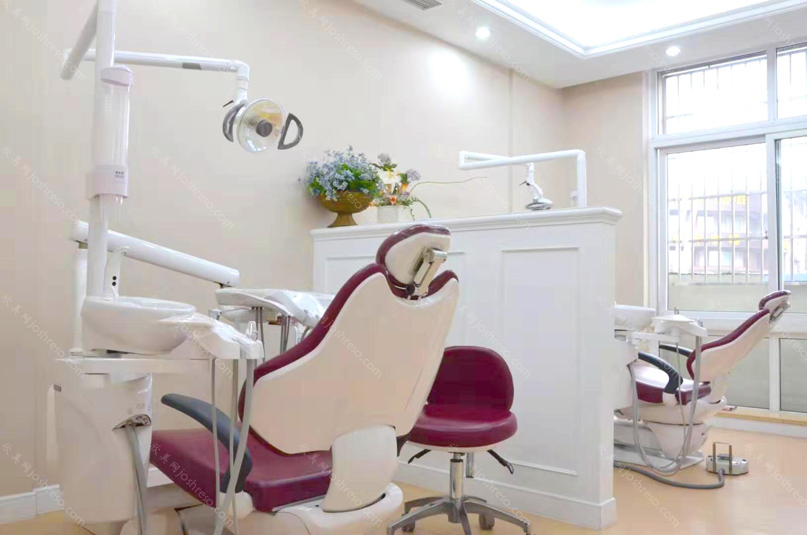 金华种植牙好的医院有哪几个？70岁的老人适合做种植牙吗？