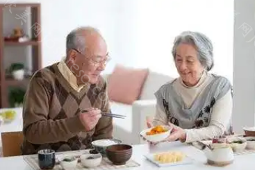 没牙的老人平时如何在饮食上更有营养？食谱大全有必要了解一下！