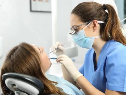 劲松口腔是正规医院吗？劲松口腔医院哪位医生做牙齿正畸好？