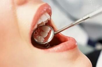 康跃峰口腔诊所种植牙收费是多少？种牙收费合理透明就选康跃峰！
