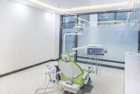 重庆市种植牙好的医院揭晓？重庆看看种植牙多少钱一颗！