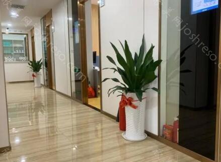 青岛口腔医院一颗植牙多少钱？青岛中诺半口种植牙只需18000元？