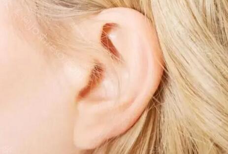 外耳再造用什么材料好？外耳再造多少钱？