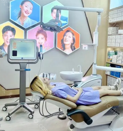 武汉大学口腔医院2023收费价目表调整：种植牙4980，牙齿矫正8800元等