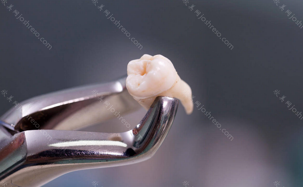 牙齿缺失导致的脸歪还能恢复吗？牙齿缺失的影响，牙齿缺失的治疗方法