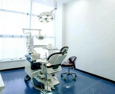 武汉中诺口腔医院种植牙多少钱?是做种牙很合适的医院!