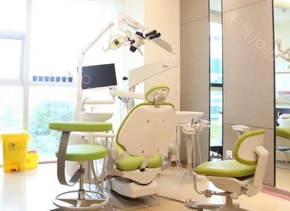 武汉中诺口腔医院种植牙多少钱?是做种牙很合适的医院!