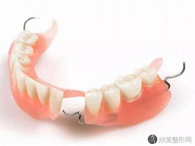 北京维乐口腔是怎样收费的？医生推荐，并附牙齿矫正后的实例反馈！