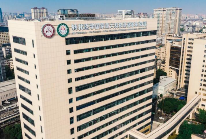 华西口腔罗恩：专业医生分享下颌角整形案例及个人荣誉！