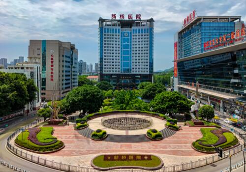 重庆新桥医院整形价格表：价目表及专家医生介绍，价格合理吗？