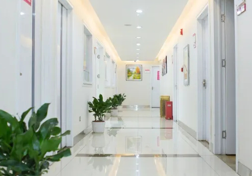 南方医科大学珠江医院的牙科专家团队解密，揭秘卓越牙齿矫正医生的实力