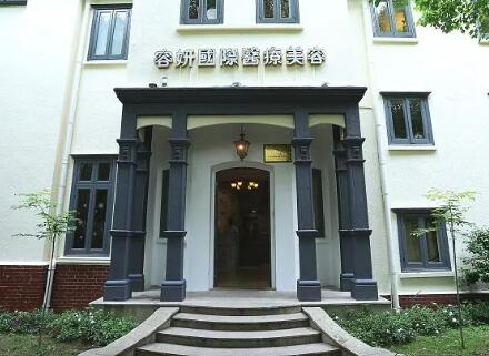 上海九院植发价格公布，听说一毛囊单价25是真的吗？