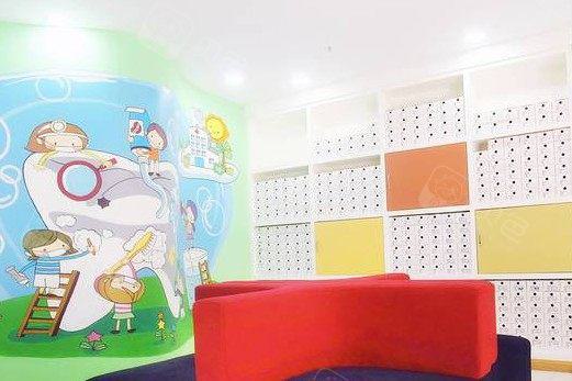武汉口腔医院哪家好？推荐瑞博、大众、德韩等顶尖医院，牙齿矫正优选