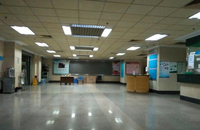 广州市第一人民医院整形外科隆鼻术价格表一览，费用及医生实力解析