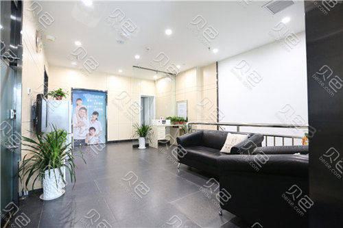 方便选哪间口腔医院：太原恒依菲尔口腔vs恒伦口腔，对比正规牙科机构