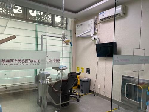 成都市寻找性价比高的种植牙医院，圣贝口腔、医大口腔等五家医院推荐