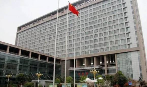 合肥市吸脂除掉下眼睑眼袋医院在榜名单前十技术怎么样（合肥芙罗拉医疗美容