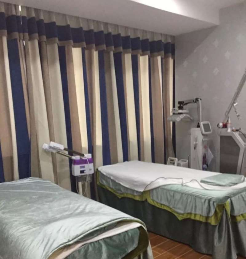 长沙鼻部整形收费价目表，酒糟鼻治疗：565\肥厚鼻尖鼻翼矫正术