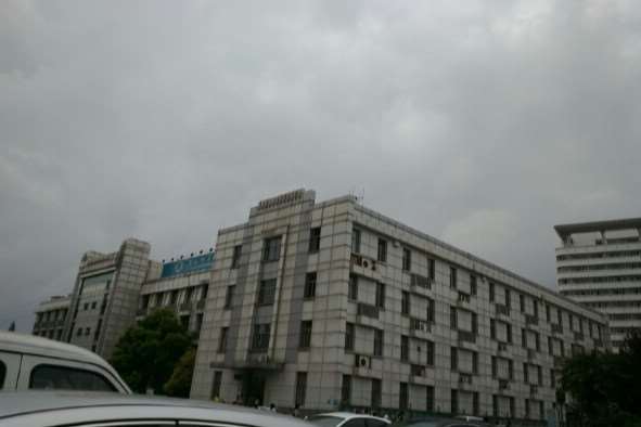 淮安市负责人民医院鼻部整形收费价目表，肥厚鼻尖鼻翼矫正术：4332\短鼻矫正