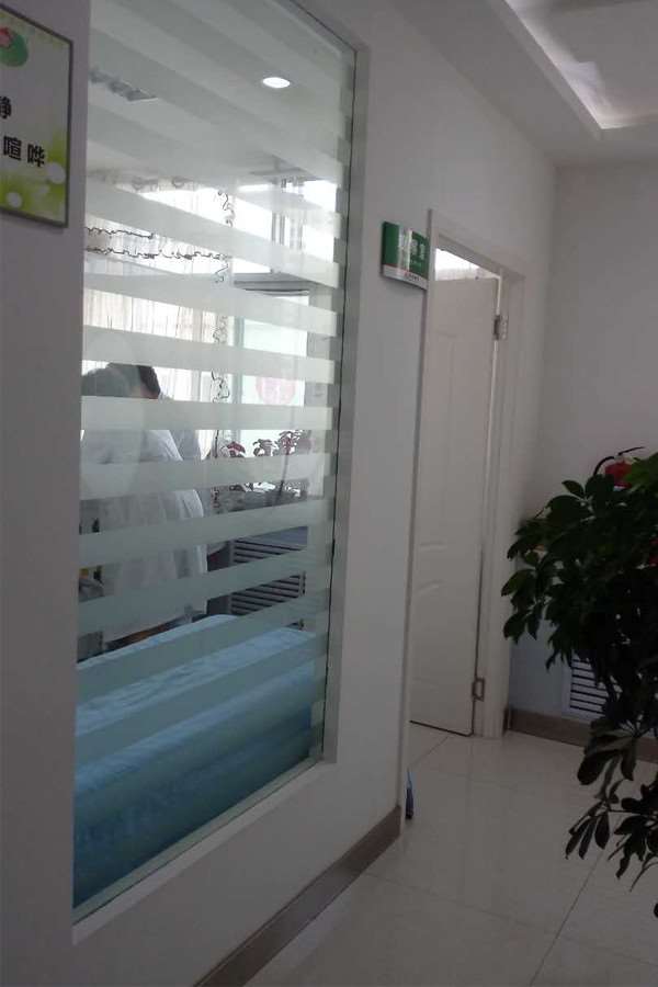 西宁美莱馨怡整形皮肤美容收费价格表，注射去疤：1443\治疗痤疮：2570起