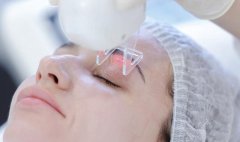 成都自体脂肪丰耳垂手术效果如何？费用多少？
