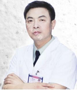 覃爱君