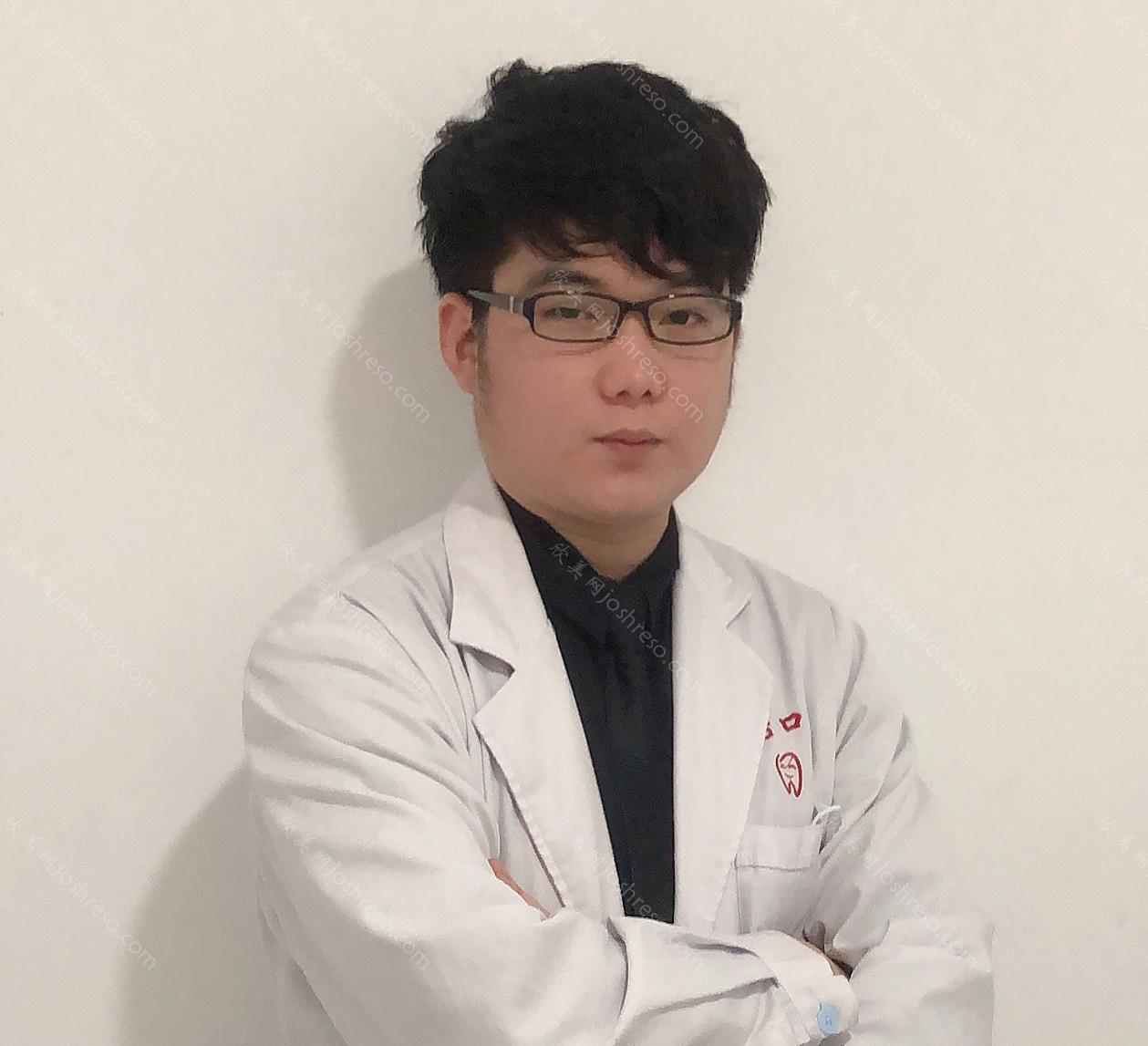 曹晨辉
