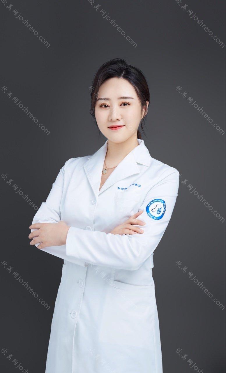 李龙霞