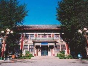 中国医学科学院整形外科医院割双眼皮价格表，专家医生推荐及手术价格表