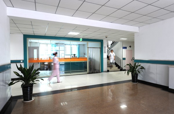 石家庄市第二医院玻尿酸塑形价格表，整形项目价格表及医院实力分析