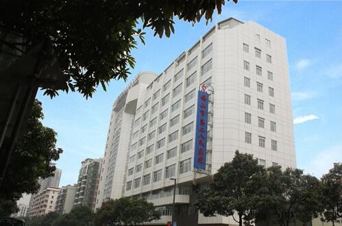 2025年佛山市第二人民医院双眼皮手术费用表一览，价格合理吗？