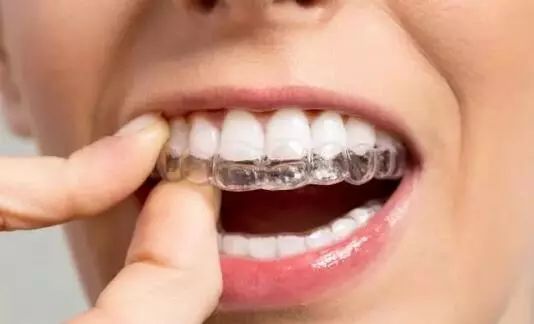 成人在小诊所也可以做牙齿矫正吗